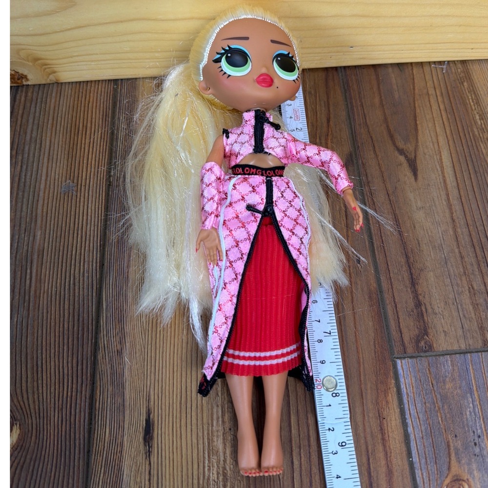 MGA LOL Surprise OMG City Babe Fashion Doll Blond Hair Pink Monogram Outfit 9.5"